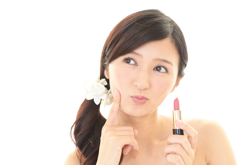 asian choosing makeup