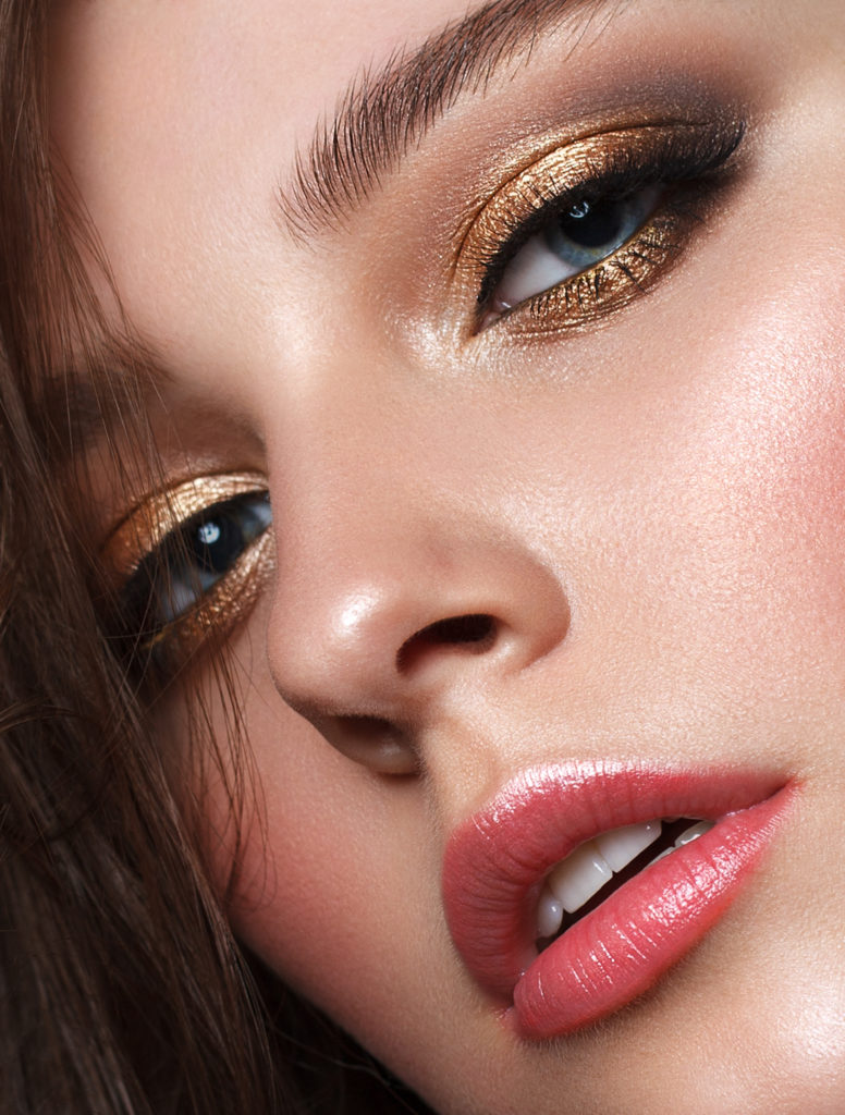 gold-eyeshadow-glitter